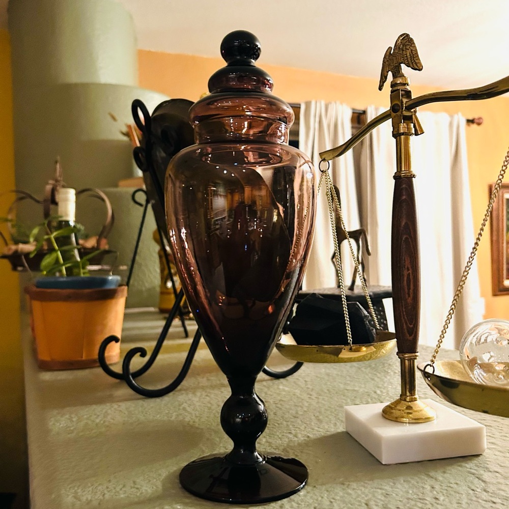 Elegant vintage purple Empoli apothecary jar circus tent lid EUC